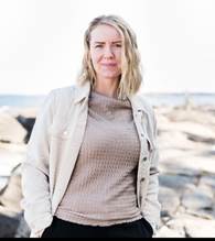 En bild som visar klädsel, utomhus, himmel, person
AI-genererat innehåll kan vara felaktigt.