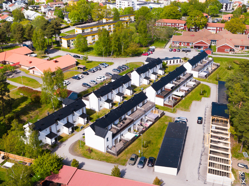 Ett fågelperspektiv av ett bostadsområde.