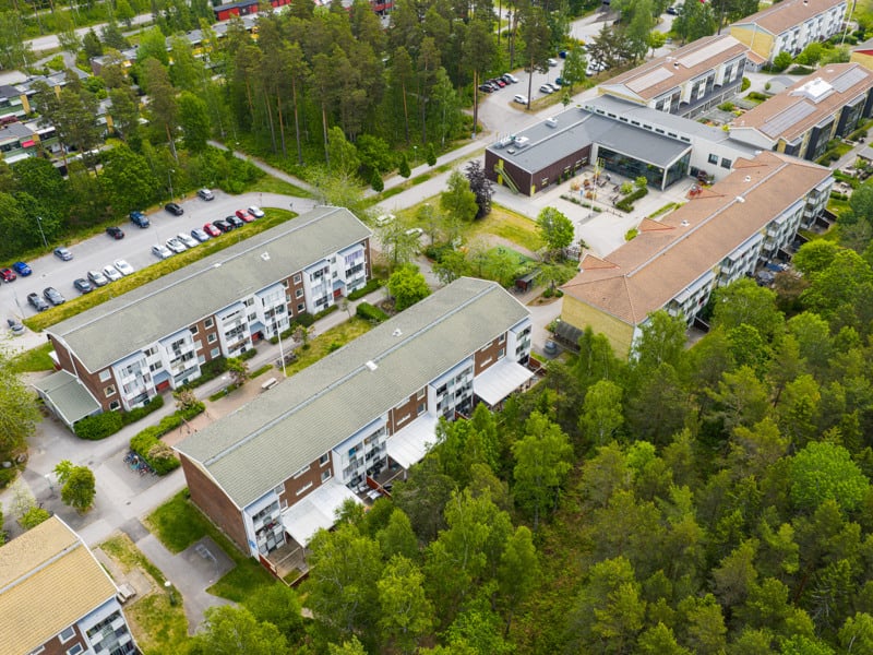 Ett fågelperspektiv av ett bostadsområde.