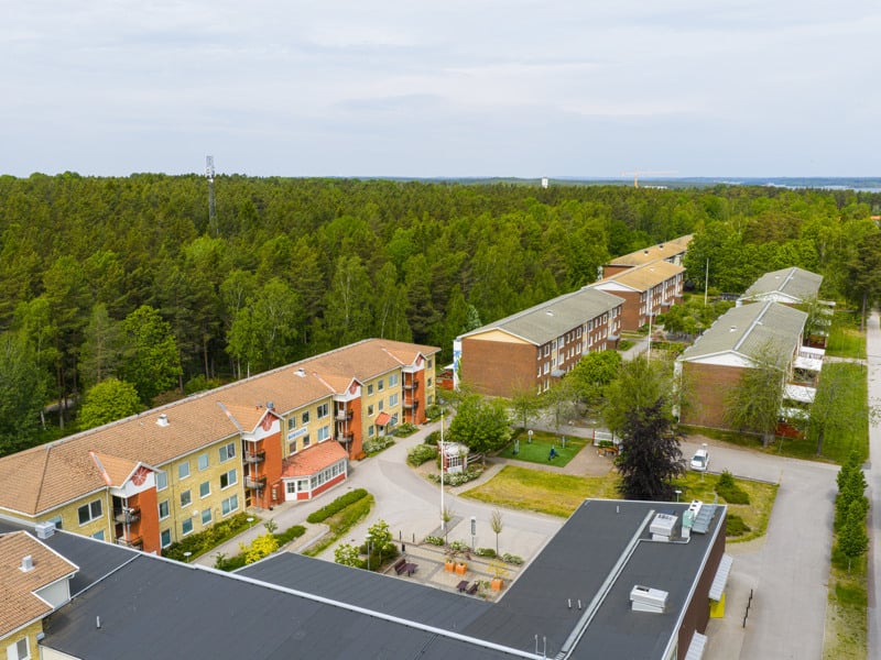 Ett fågelperspektiv av ett bostadsområde.