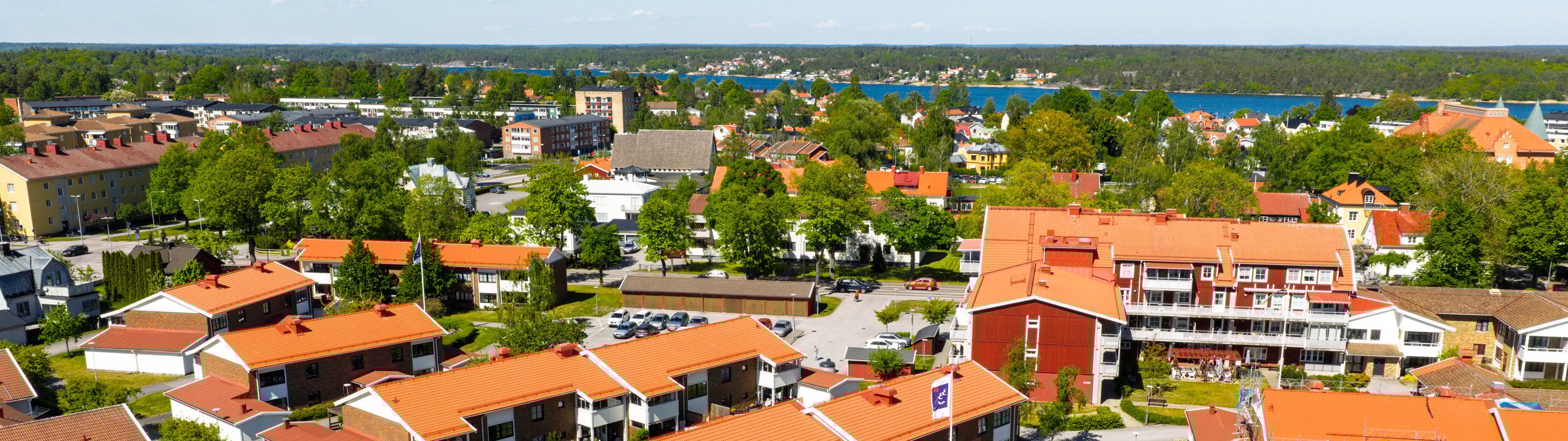 Ett fågelperspektiv av ett bostadsområde.